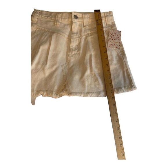 Free People We the Free White Sidecar Mini Skirt Denim Raw Edge NEW SZ 24 - Picture 8 of 8